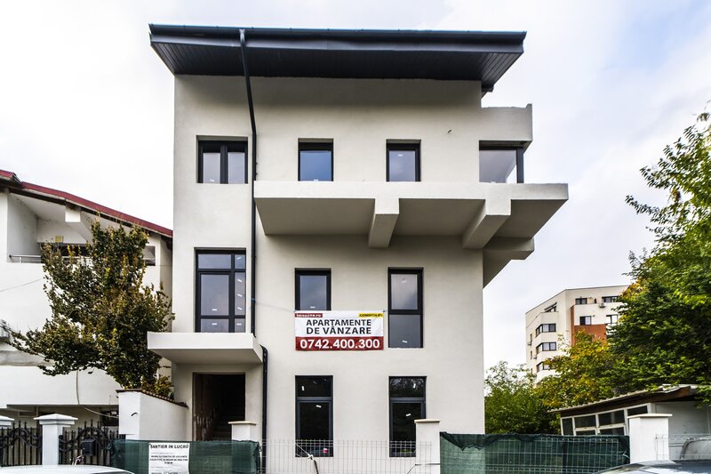 Apartament 3 camere, 2 bai, 2 balc., bloc nou, finisat la cheie, centrala termica